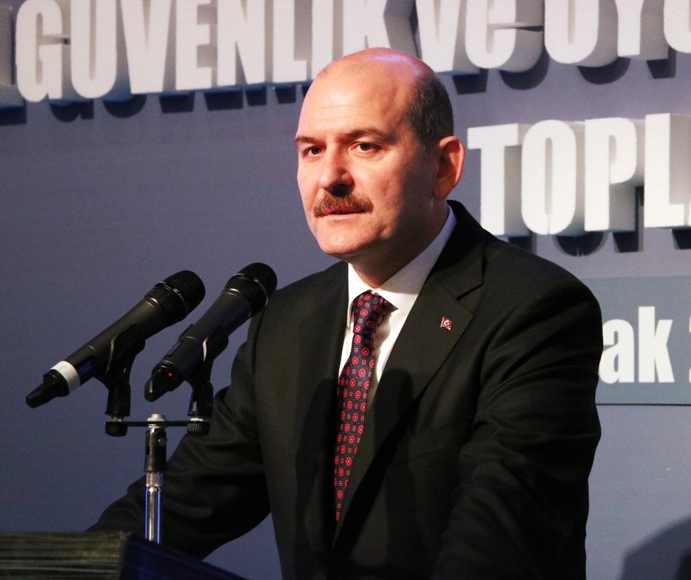 Bakan Soylu: “İki canavar terör ve uyuşturucu birbirinden besleniyor”