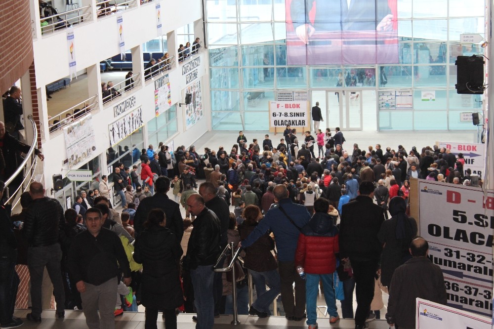 Ortaokul Giriş ve Bursluluk Sınavı’na yoğun başvuru
