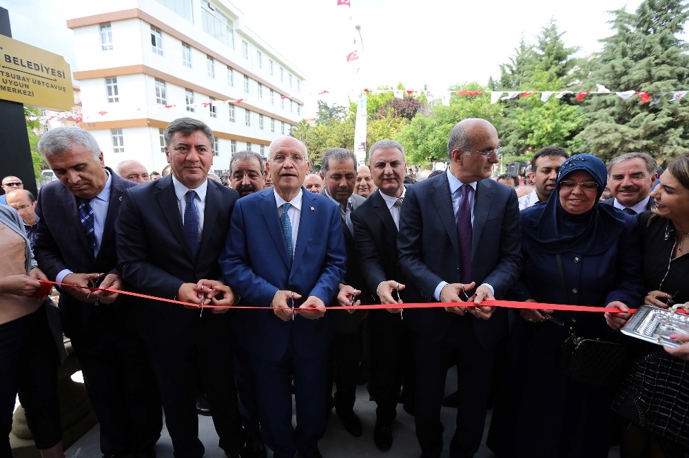 Yenimahalleli gençlere 19 Mayıs hediyesi