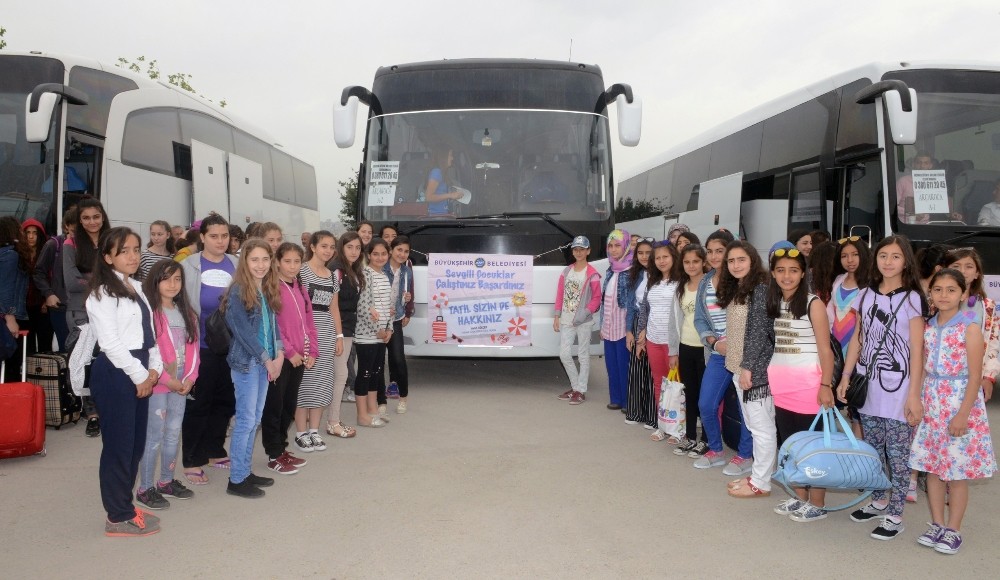 Büyükşehir Belediyesi başarılı öğrenciler için kamp düzenledi