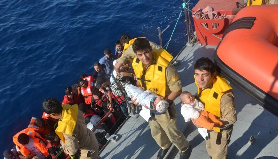 İzmir’de 57 düzensiz göçmen yakalandı