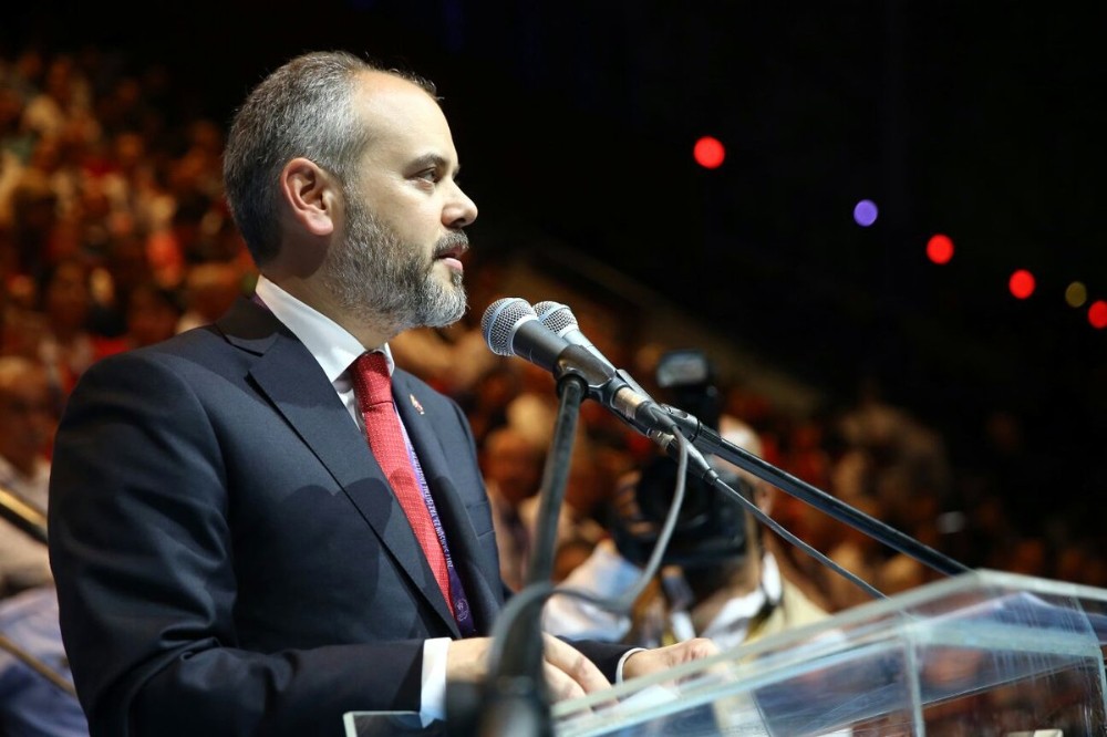 Kabine dışında kalan Akif Çağatay Kılıç:
