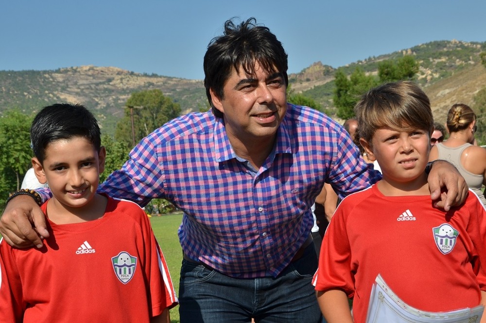 Foça’da yaz sezonu spor okullarına büyük ilgi