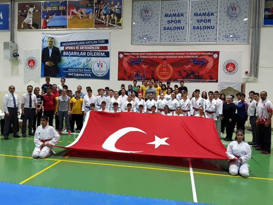 Büyükşehir’in minik karatecilerinden büyük başarı