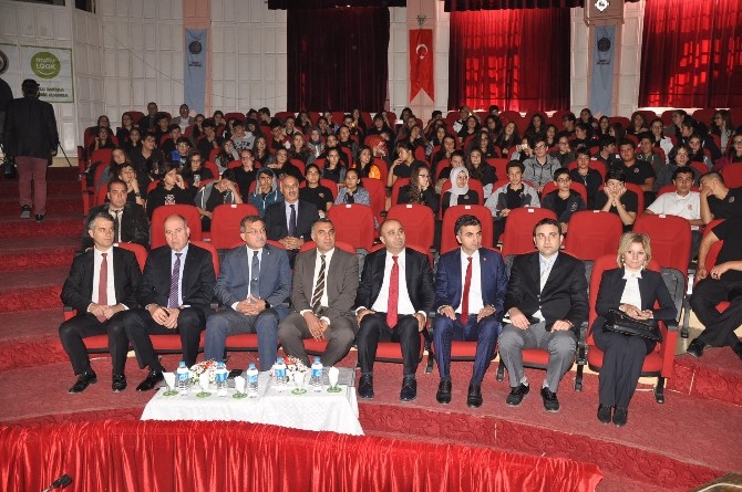 İzmir emniyetinden gençlere ’mutluluk’ aşısı