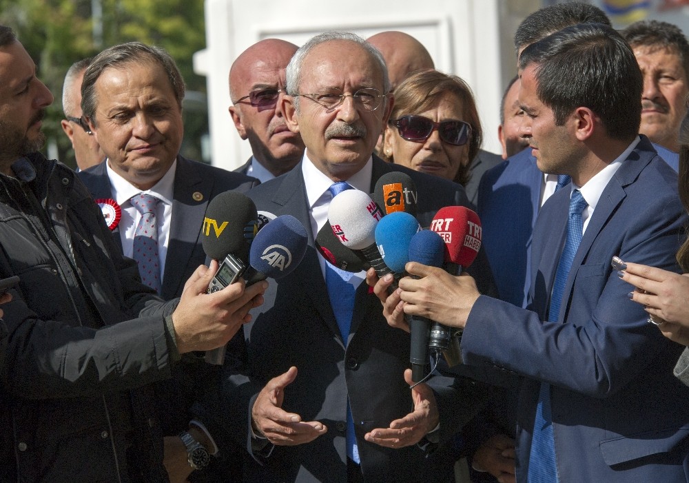 CHP Lideri Kılıçdaroğlu, Muhtarlar Konfederasyonunu ziyaret etti