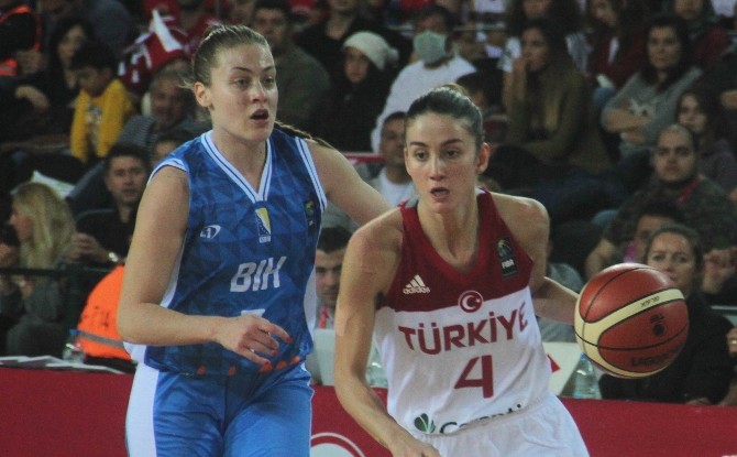 2017 Avrupa Şampiyonası Eleme Grubu maçı galibi Türkiye