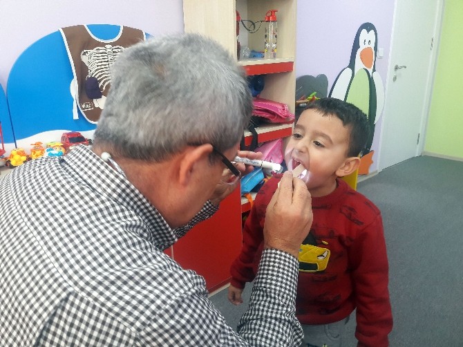 Nezaket Okulu öğrencilerine sağlık taraması yapıldı