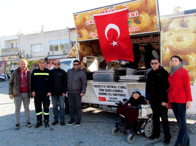 Çeşme Kartalları şehitler için lokma döktürdü