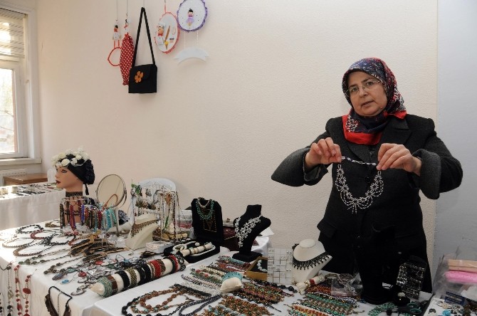 Yeni yıl hediyeleri Hanımeller Çarşısı’nda