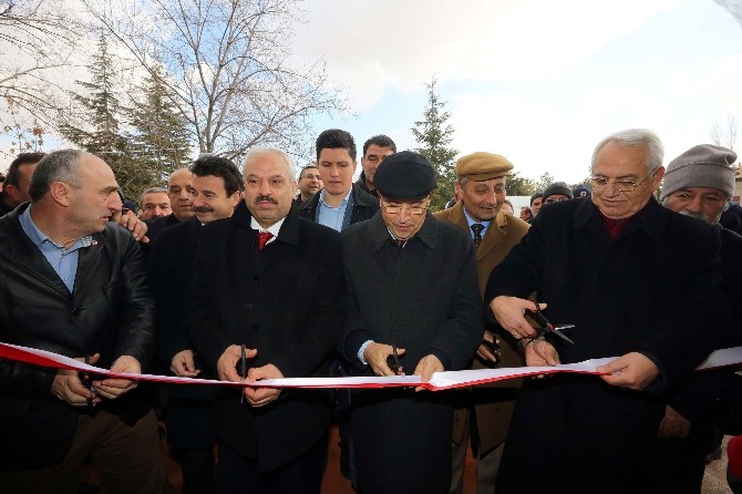 Yenimahalle’de 1,5 ton hamsi dağıtıldı