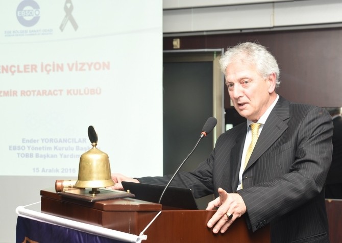 Rotaractlardan Başkan Yorgancılar’a hizmet ödülü