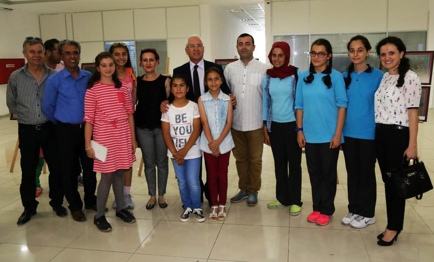 Çocuklardan karma resim sergisi