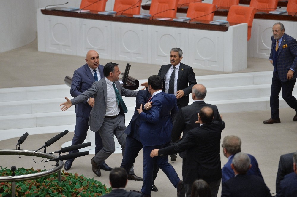 TBMM Genel Kurulu’nda hakaret tartışması
