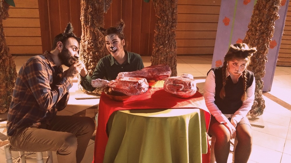 Çadır Tiyatrosu Buca’da dolaşmaya devam ediyor
