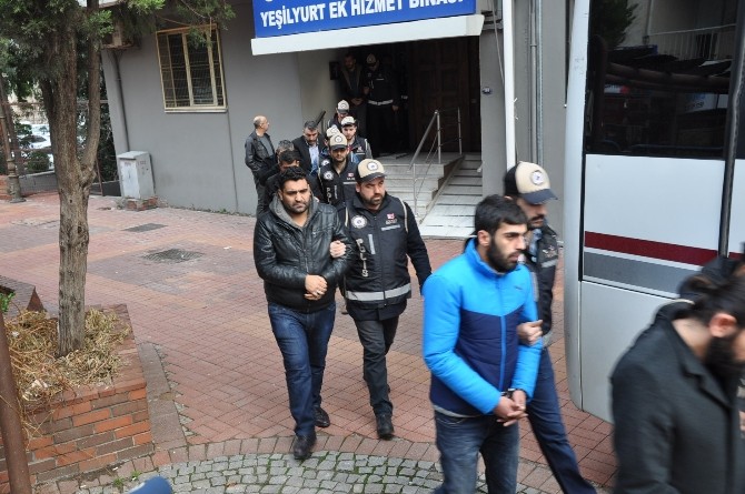 İZMİR POLİSİ ENGEL OLDU