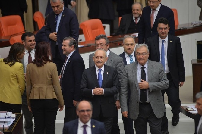 Anayasa değişiklik teklifi 10. maddesi 340 oyla kabul edildi