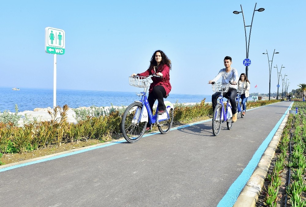 İzmir’de pedal devrimi