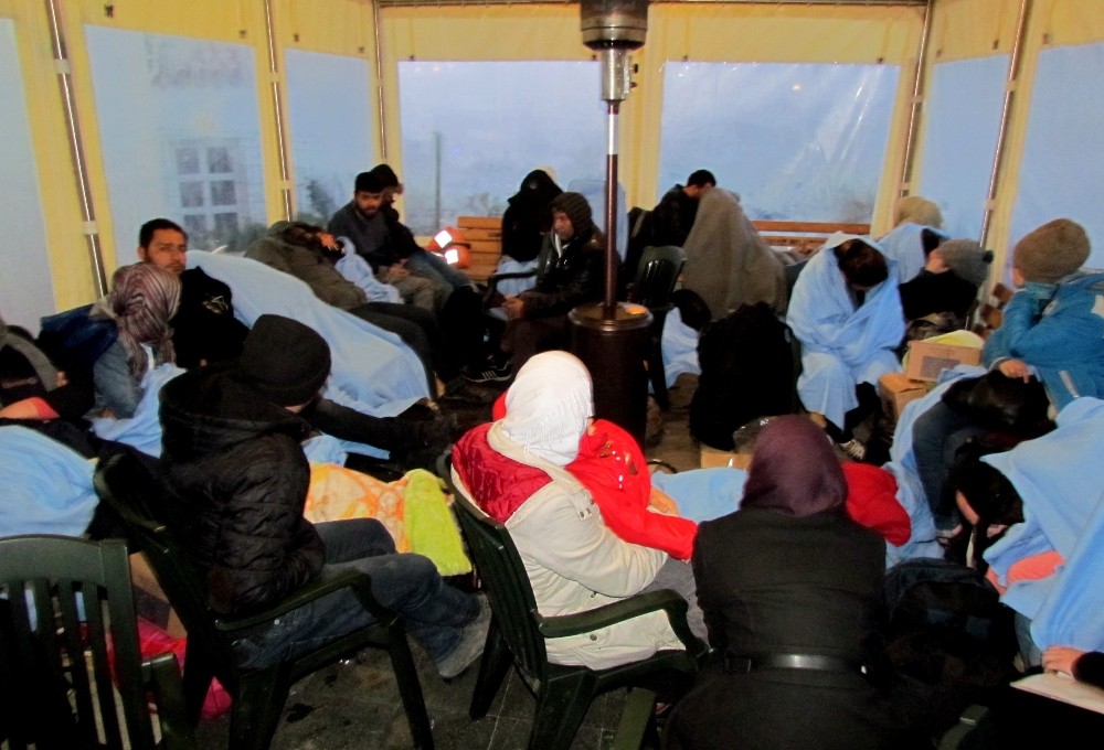 Çeşme’de denizden ve karadan 105 sığınmacı yakalandı