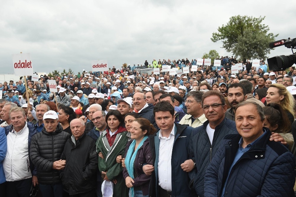 Kılıçdaroğlu, grup toplantısını ‘Adalet Yürüyüşü’nde yaptı