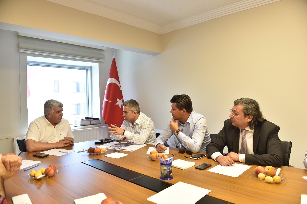 Büyükşehir yetkilileri, Rüzgarlı esnafına