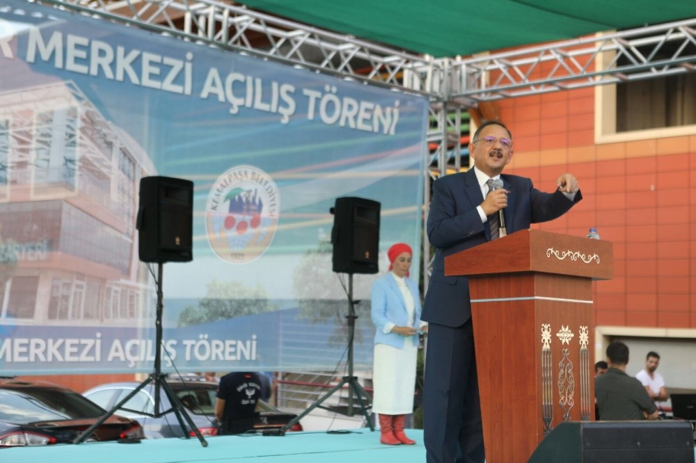 Bakan Özhaseki’nden İzmir’e ‘acemilerin elindeki kumaş’ benzetmesi