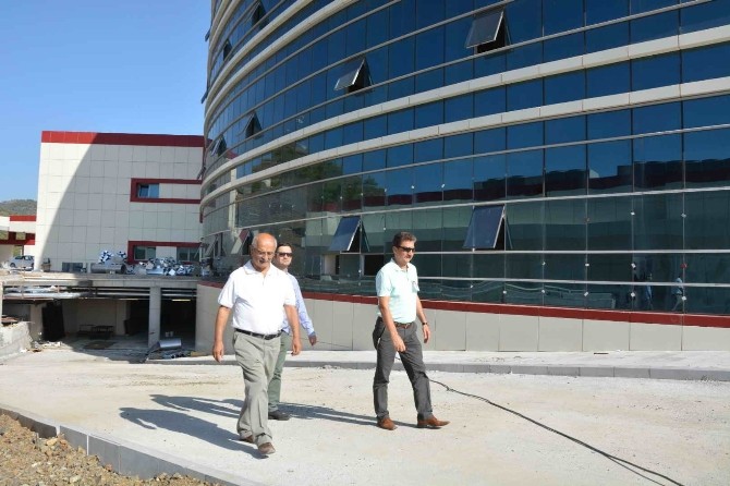Demir; “Hastane yatırımları bitirilemiyor”