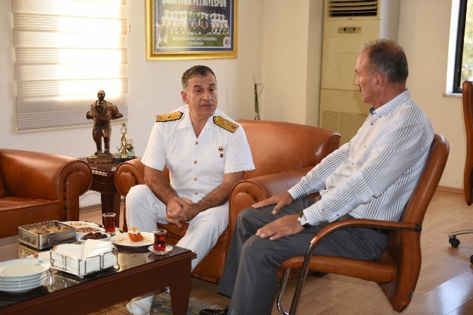 Aksaz Üs Komutanı Tuğamiral Ali Çekiç, Başkan Saatcı’yı ziyaret etti
