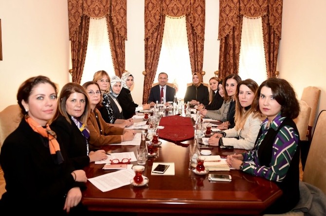 Bakan Bozdağ kadın dernekleri yöneticileri ile bir araya geldi