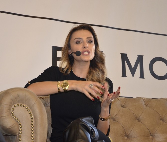 Özge Ulusoy yılbaşında şık olmanın püf noktalarını anlattı