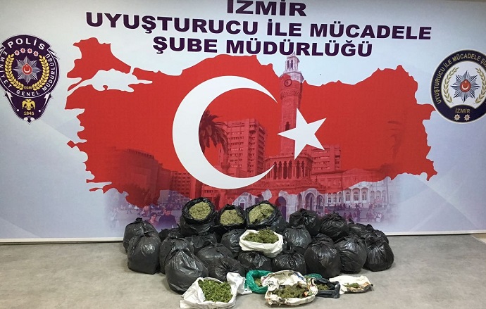 İzmir’de 70 kilo bonzai ele geçirildi