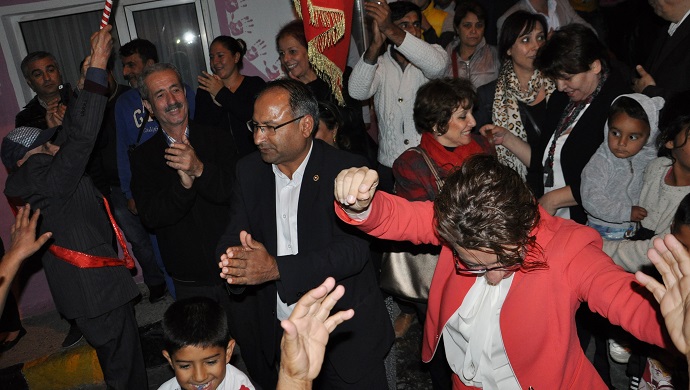 Roman vekile davul zurnalı karşılama