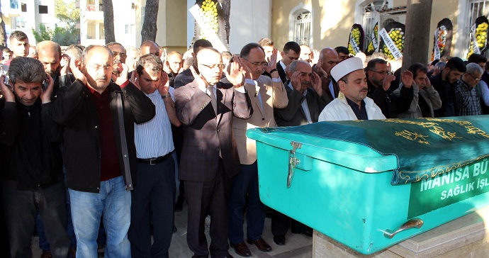 Cinayet kurbanları son yolculuklarına uğurlandı