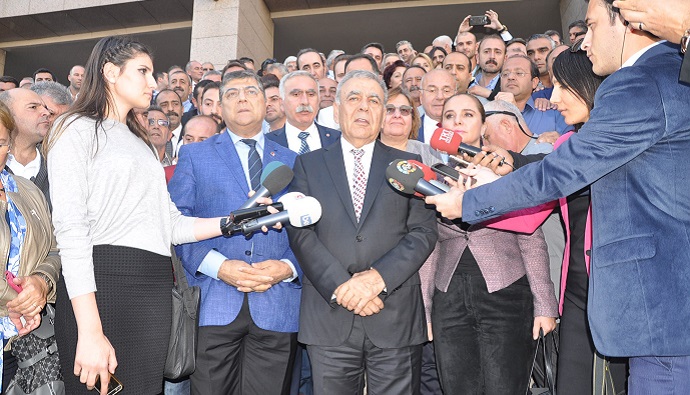 İzmir Büyükşehir Belediyesi davası yine ertelendi