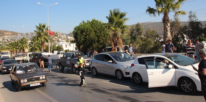 Bodrum’da 9 araç birbirine girdi