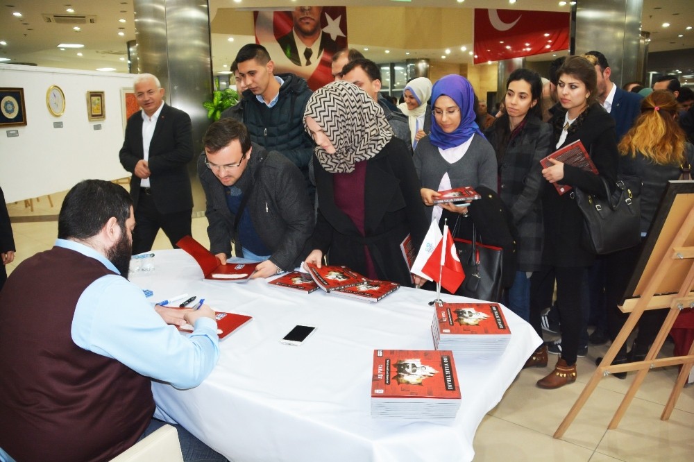 Taha Ün’den Torbalı’da imza günü
