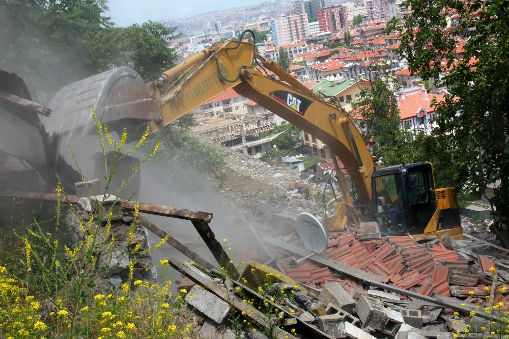 Çankaya’da gecekondular tarih oluyor