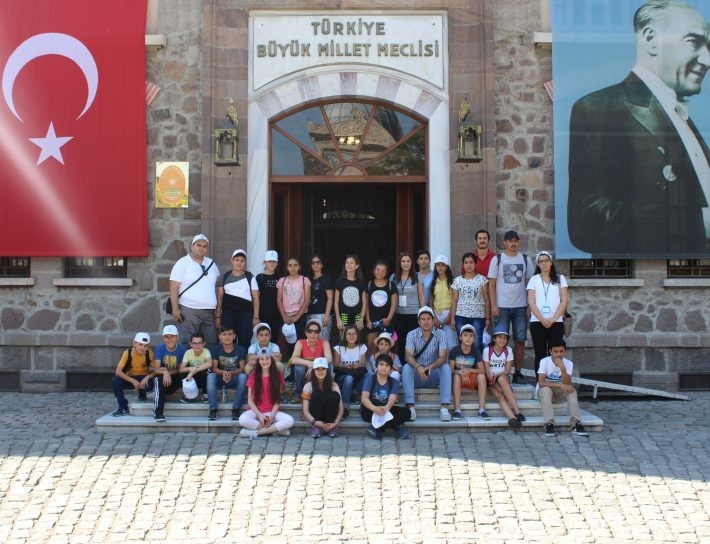 İklim değişikliği sorunlarına çözüm yolları öğrencilere anlatılıyor