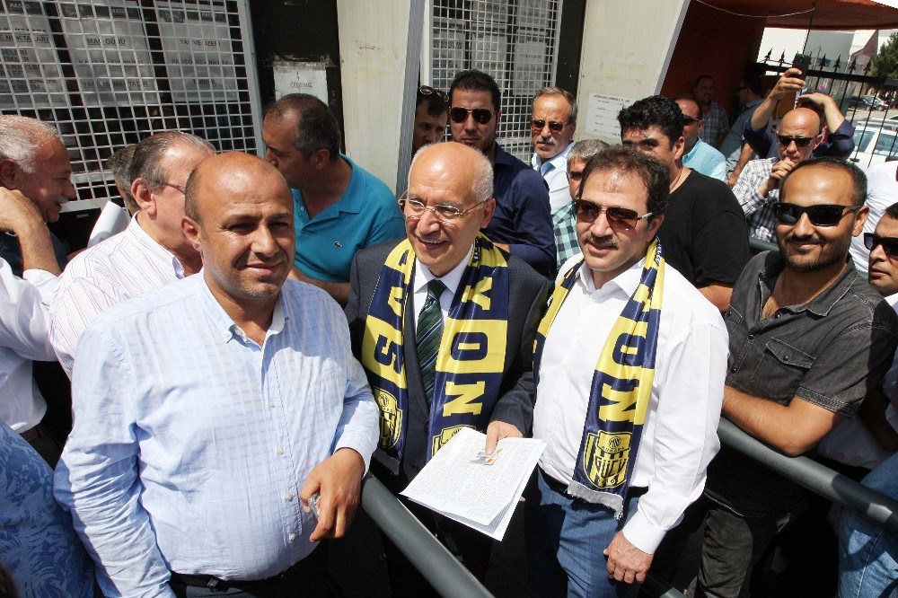 Ankaragücü’ne ilk kombine desteği Başkan Yaşar’dan