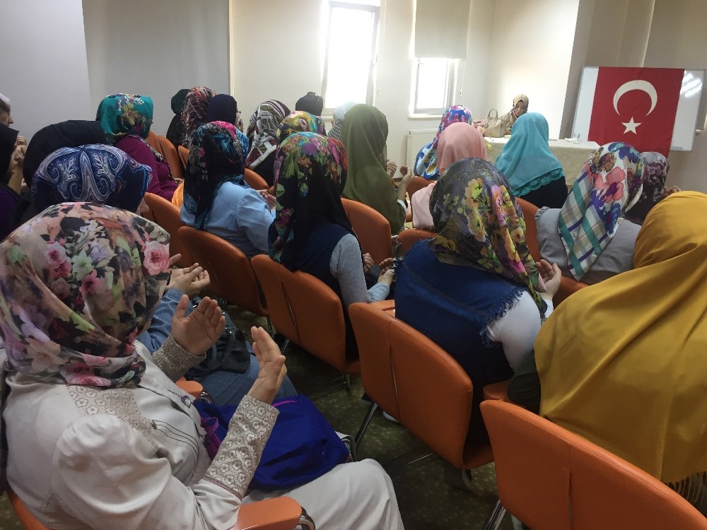 Pursaklarlı hanımlarlardan şehitler için Kur’an-ı Kerim hatmi