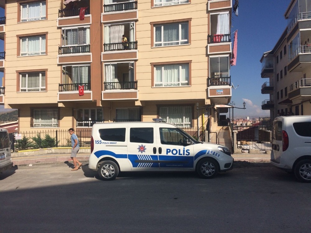 Kocasını silahla vurdu