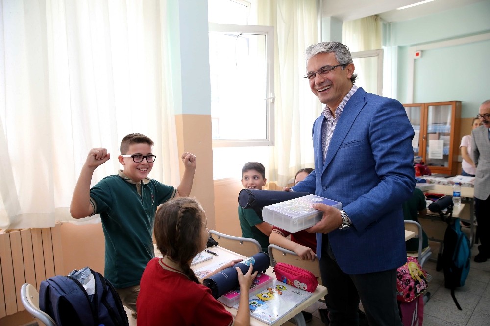 Eğitim setleri Karşıyaka Belediyesi’nden