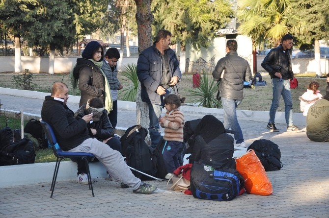 Urla’da 80 kaçak göçmen yakalandı