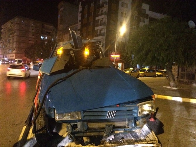 İzmir’de trafik kazası: 1 ölü, 2 yaralı