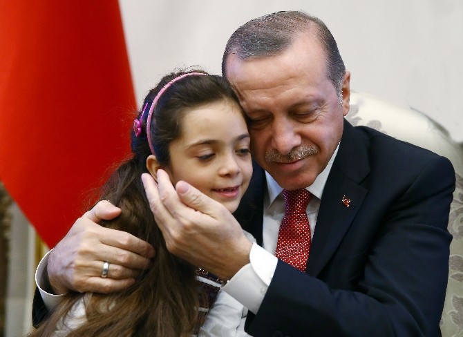 Cumhurbaşkanı Erdoğan, 7 yaşındaki Suriyeli Bana’yı kabul etti