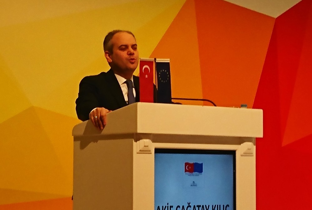 Bakan Kılıç gençlerle bir araya geldi