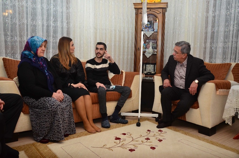 Azerbaycanlı milletvekilinden 15 Temmuz gazisine ziyaret
