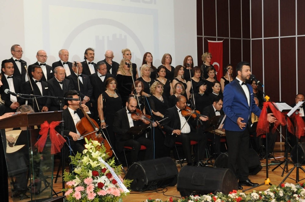 Altındağ Belediyesi TSM korosundan muhteşem performans