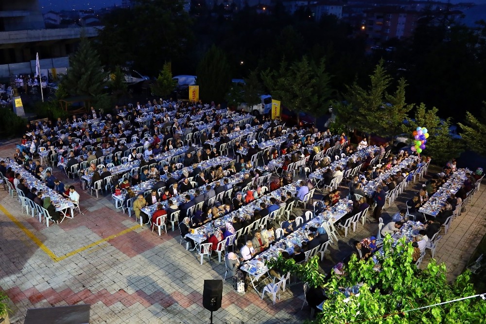 Keçiören’de şehit aileleri, gaziler ve ailelerine iftar verildi