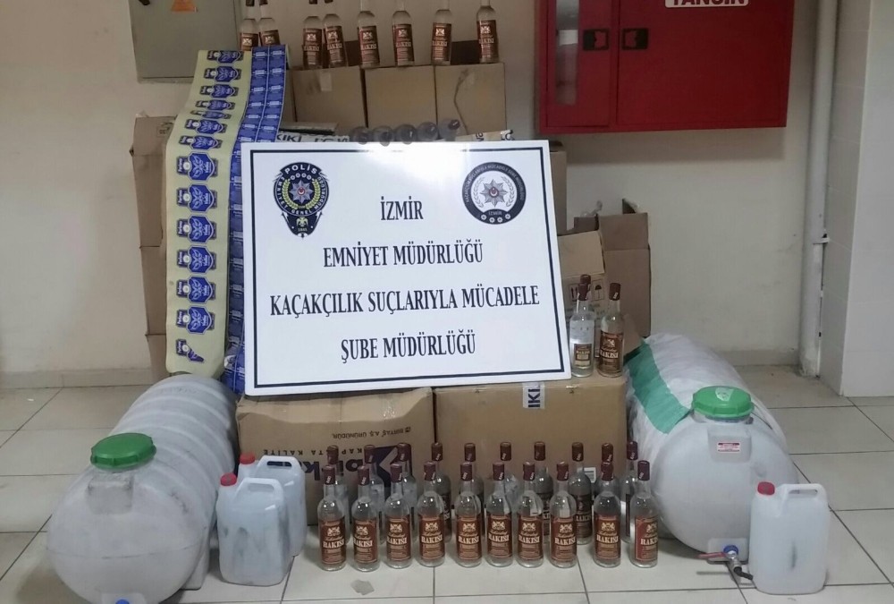 İzmir’de zehir tacirlerine okul önlerinde darbe